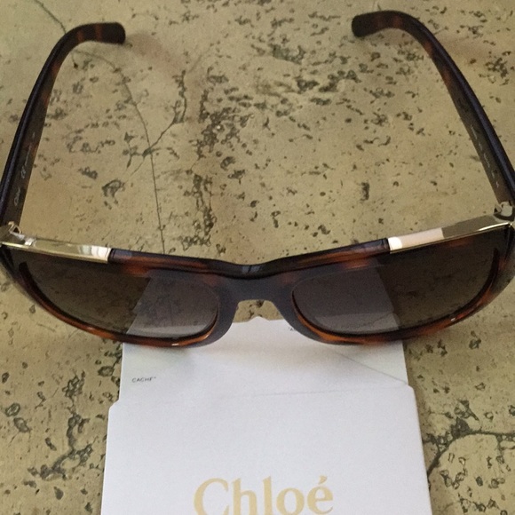 Chloe sunglasses new in bow with all credentials - Picture 2 of 7